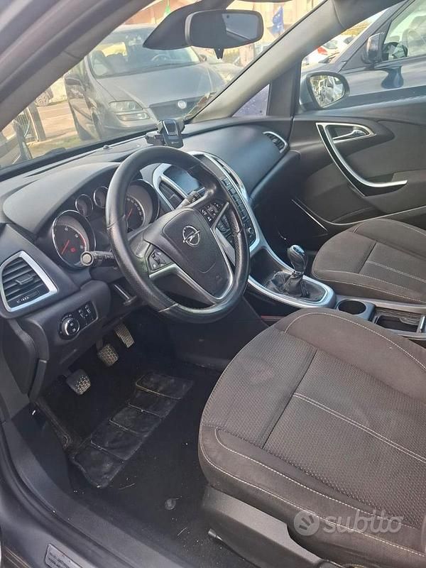 Usata Opel Astra 2010 Grigio Berlina