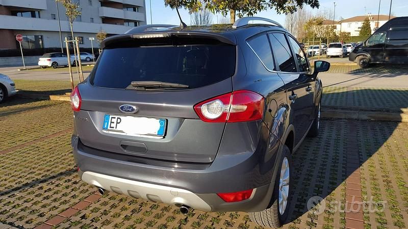 Usata Ford Kuga Titanium 140 CV (102 kW) 2013 Blu/azzurro SUV