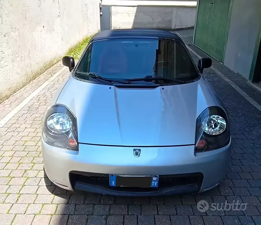 Usata Toyota MR2 140 CV (102 kW) 2000 Grigio Cabrio