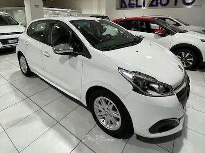 Bianco Usata 2017 Peugeot 208 Allure Due volumi | 9000 € (Buon prezzo) - Immagine 1/4