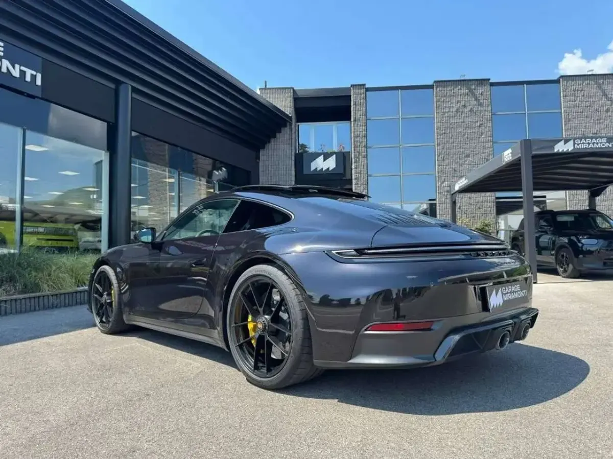 Usata Porsche 992 485 CV (356 kW) 2024 Nero Coupé