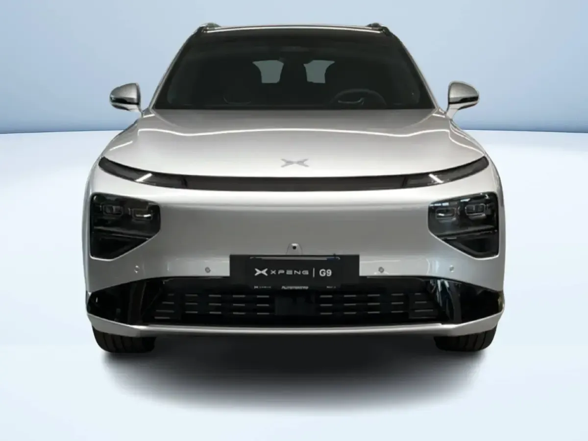 Usata XPENG G9 RWD Long Range 258 kW (351 CV) 2026 Grigio SUV