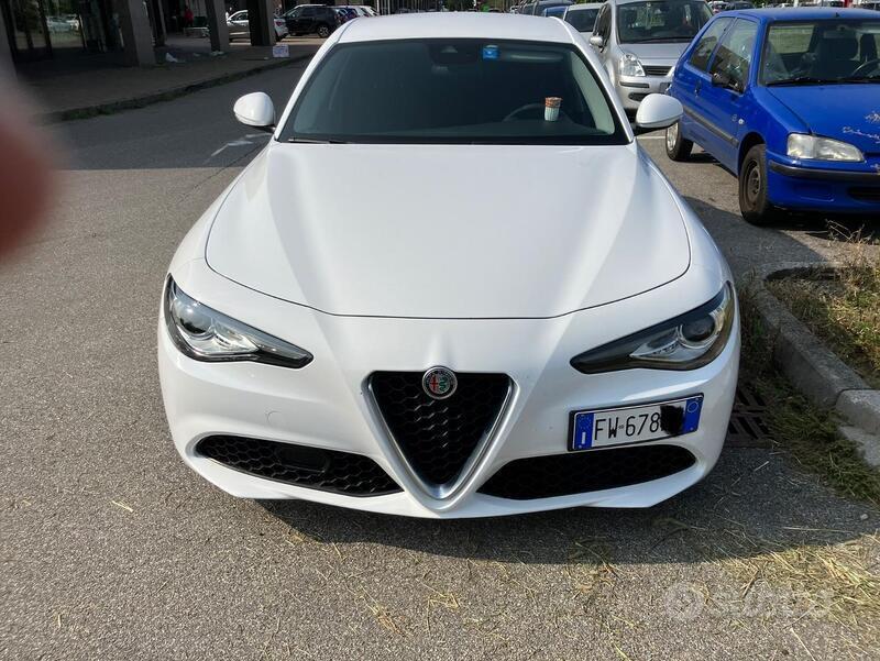 Usato 2019 Alfa Romeo Giulia 2.1 Diesel 136 CV (23.500 €)