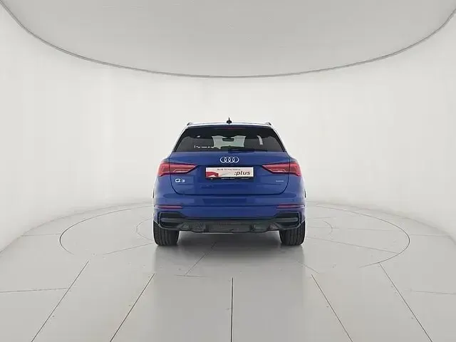Usata Audi Q3 Exclusive 200 CV (147 kW) 2023 Blu/azzurro SUV