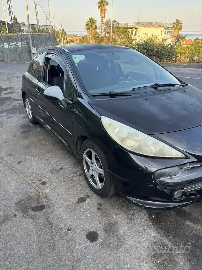 Usata Peugeot 207 68 CV (50 kW) 2008 Nero Utilitaria