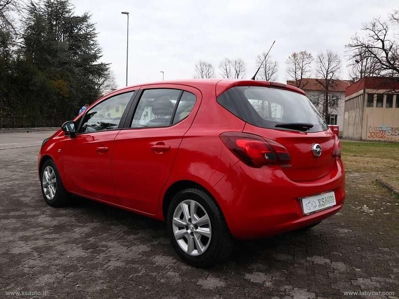 Usata Opel Corsa 90 CV (66 kW) 2015 Rosso Berlina