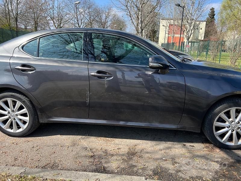 Usata Lexus IS220d Sport Line 2009 Marrone Berlina