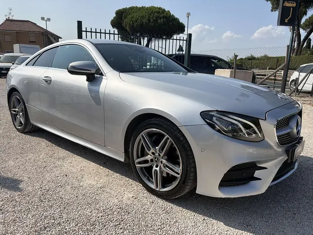 Usata Mercedes E220 AMG line 194 CV (142 kW) 2018 Coupé