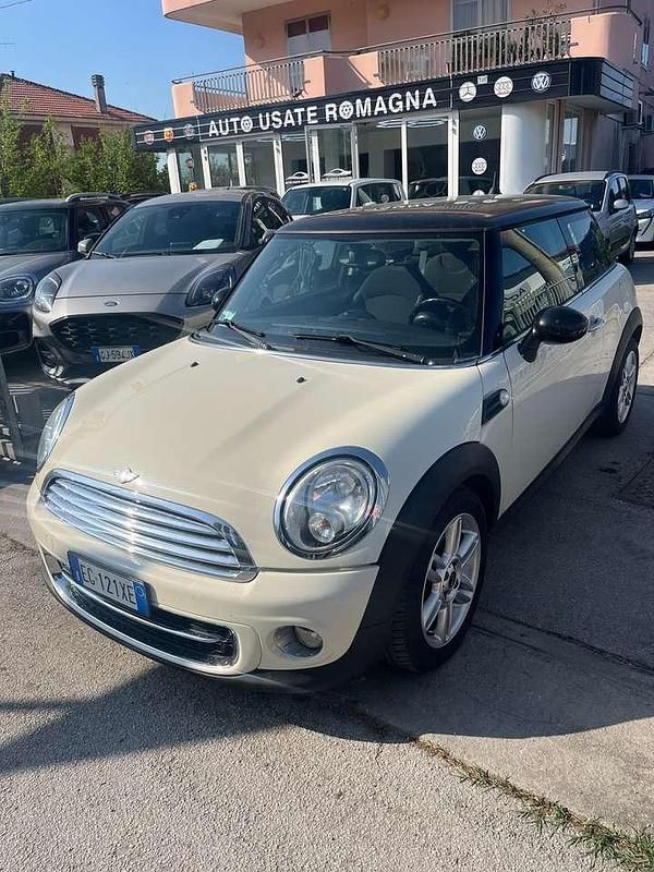 Usata Mini Cooper D 111 CV (81 kW) 2011 Bianco Utilitaria