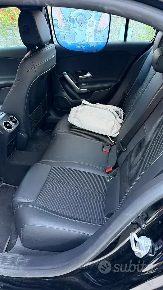 Usata Mercedes A180 136 CV (100 kW) 2021 Nero Utilitaria