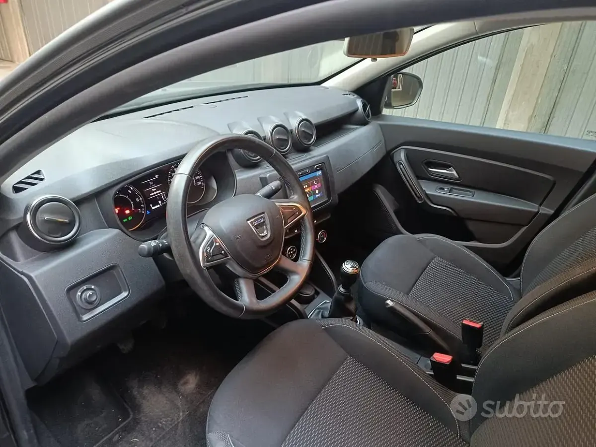 Käytetty Dacia Duster 116 HP (85 kW) 2019 Harmaa Katumaasturi