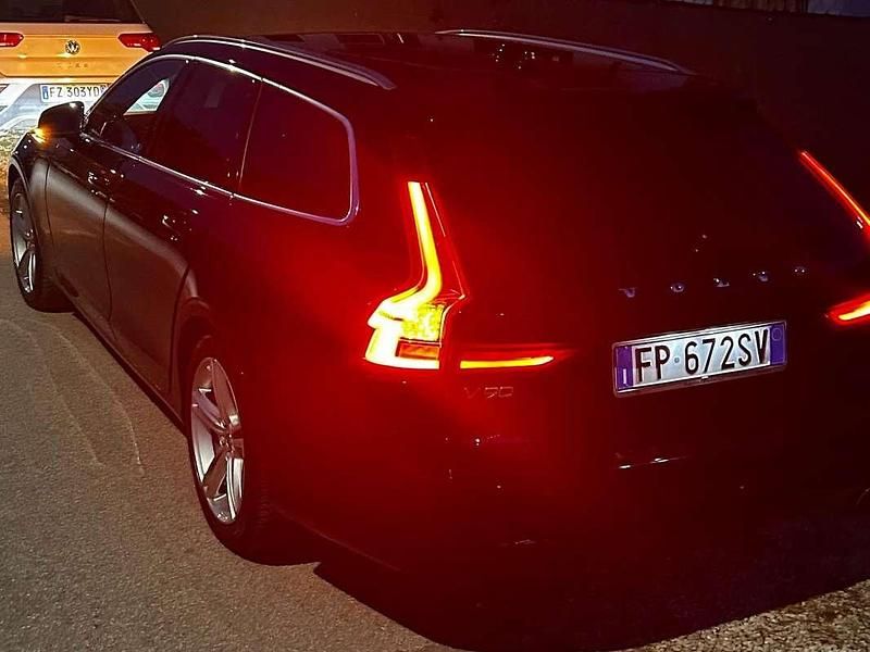 Begagnad Volvo V90 Business Edition 190 HK (139 kW) 2018 Svart Kombi
