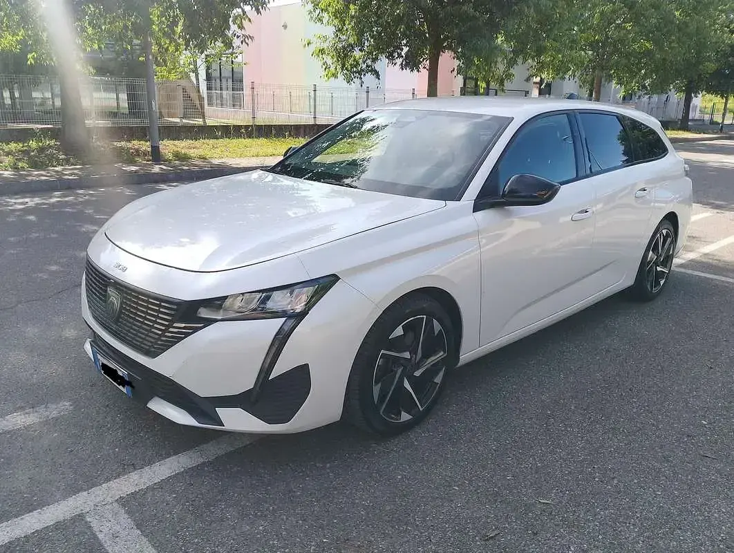 Usata Peugeot 308 SW Allure 131 CV (96 kW) 2022 Bianco Station wagon