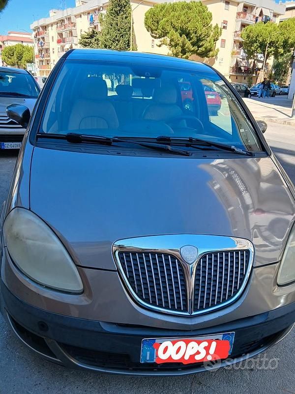 Usata Lancia Musa 90 CV (66 kW) 2007 Monovolume