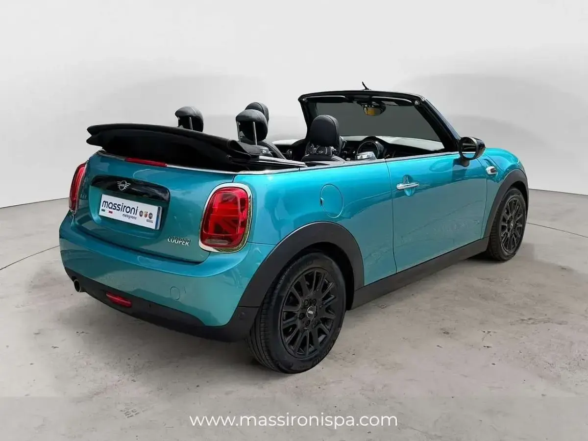 Usata Mini Cooper Cabriolet 136 CV (100 kW) 2019 Blu/azzurro Cabrio