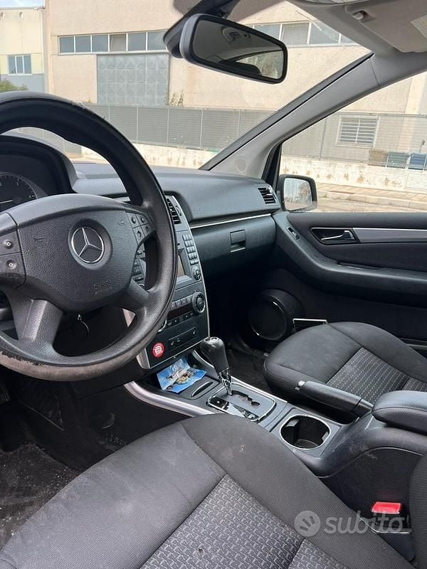 Usata Mercedes B180 109 CV (80 kW) 2008 Nero Monovolume