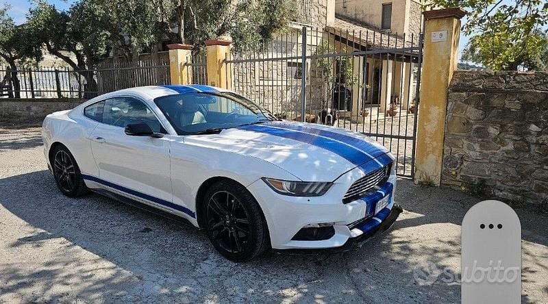 Usata Ford Mustang 310 CV (228 kW) 2018 Bianco Coupé