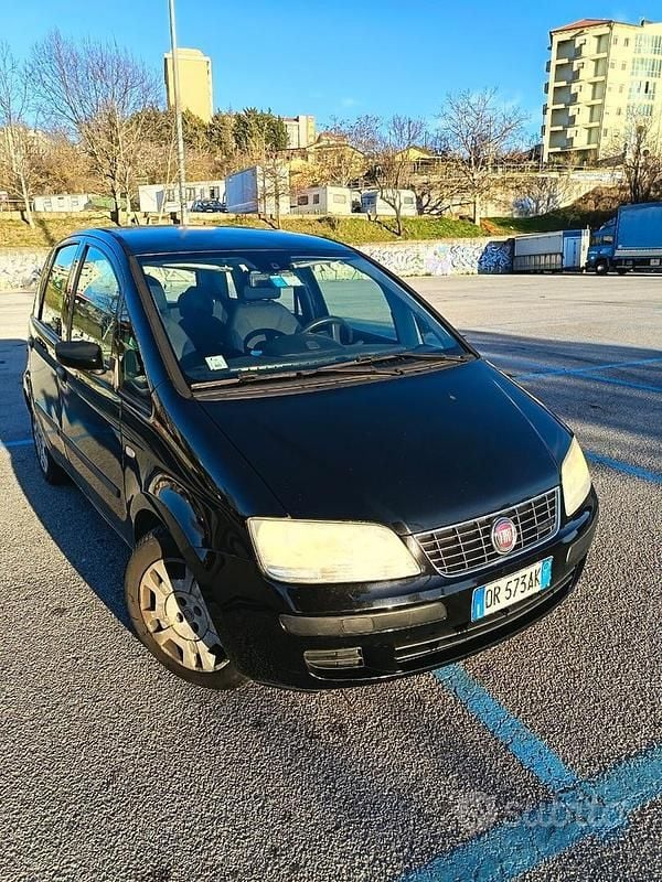Usata Fiat Idea 90 CV (66 kW) 2008 Nero Monovolume