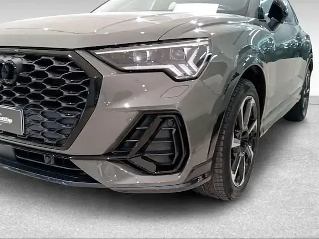 Usata Audi Q3 Sportback Comfort 200 CV (147 kW) 2023 Grigio SUV