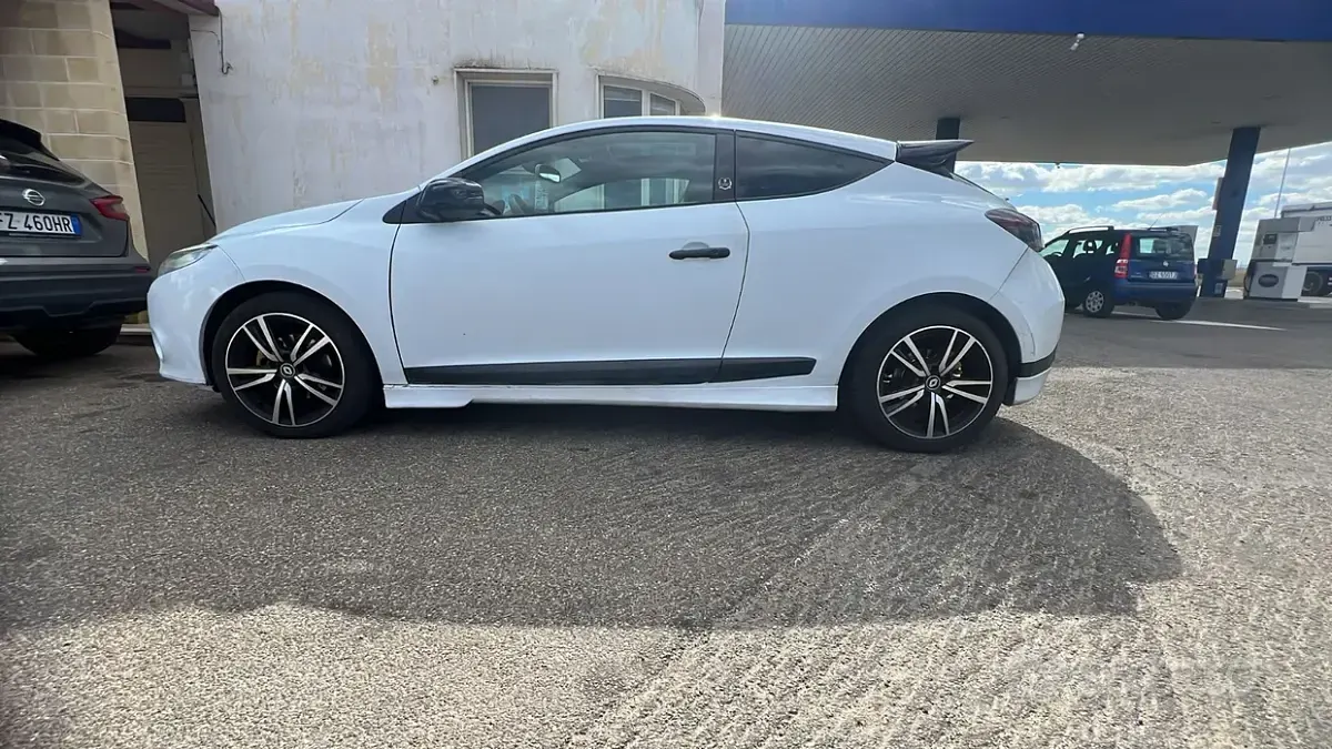 Usata Renault Mégane Coupé LIMITED 130 CV (95 kW) 2009 Bianco Coupé