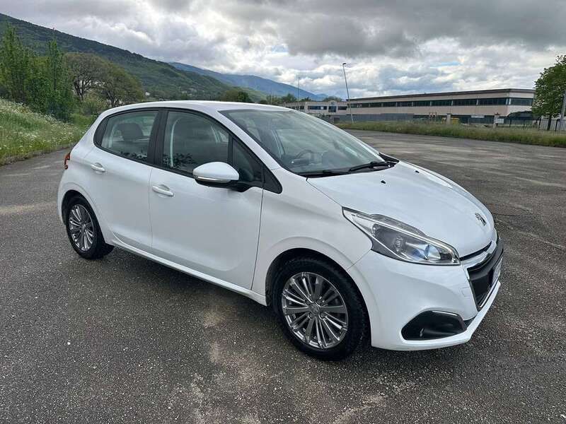Usata Peugeot 208 Allure 82 CV (60 kW) 2017 Utilitaria