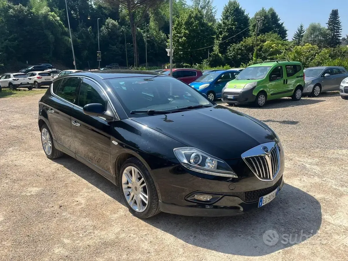 Usata Lancia Delta 190 CV (139 kW) 2010 Nero Utilitaria