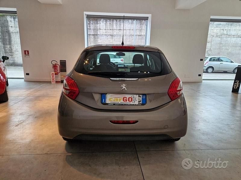 Usata Peugeot 208 Allure 82 CV (60 kW) 2012 Grigio Utilitaria