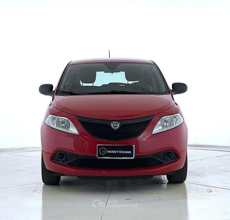 Usata Lancia Ypsilon Silver 70 CV (51 kW) 2021 Rosso Utilitaria