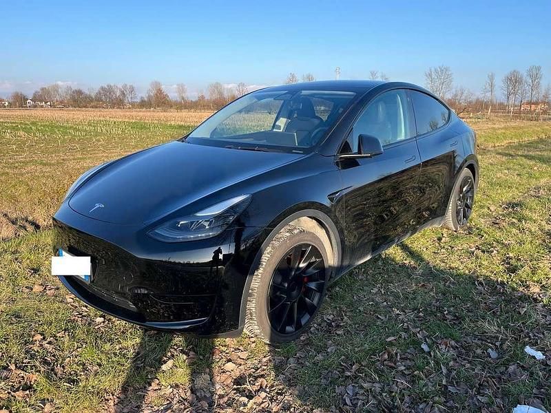 Usata Tesla Model Y RWD 88 kW (120 CV) 2023 Nero SUV