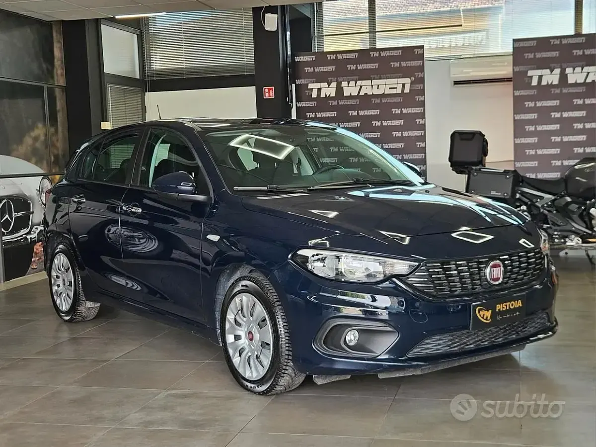 Usata Fiat Tipo Easy 120 CV (88 kW) 2018 Bluazzurro Berlina