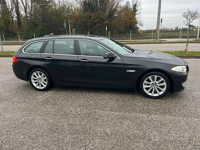 Usata BMW 520 Luxury Line 190 CV (139 kW) 2014 Nero Station wagon