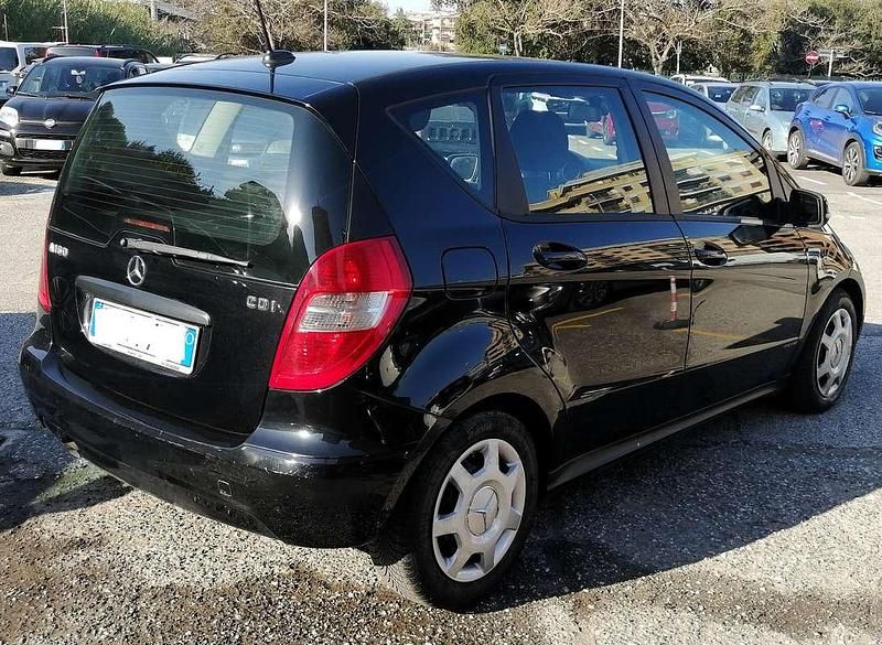 Usata Mercedes A160 82 CV (60 kW) 2010 Nero Monovolume