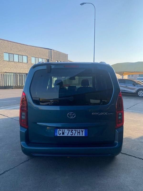 Usata Toyota Proace Verso City 102 CV (75 kW) 2024 Blu / metallizzato Station wagon
