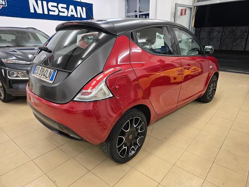 Usata Lancia Ypsilon S 95 CV (69 kW) 2014 Rosso Utilitaria
