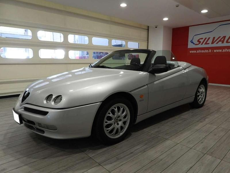 Usata Alfa Romeo Spider 144 CV (105 kW) 2001 Argento metallizzato Cabrio