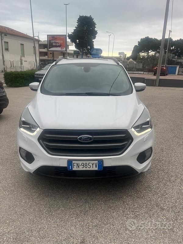 Usata Ford Kuga ST 120 CV (88 kW) 2018 Bianco SUV