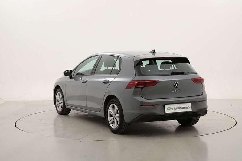 Usata VW Golf VIII Life 110 CV (80 kW) 2022 Grigio Berlina