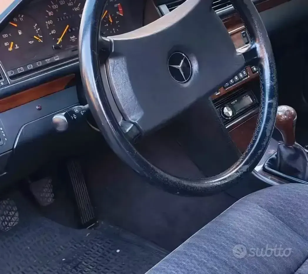 Usata Mercedes E200 1991 Grigio Berlina