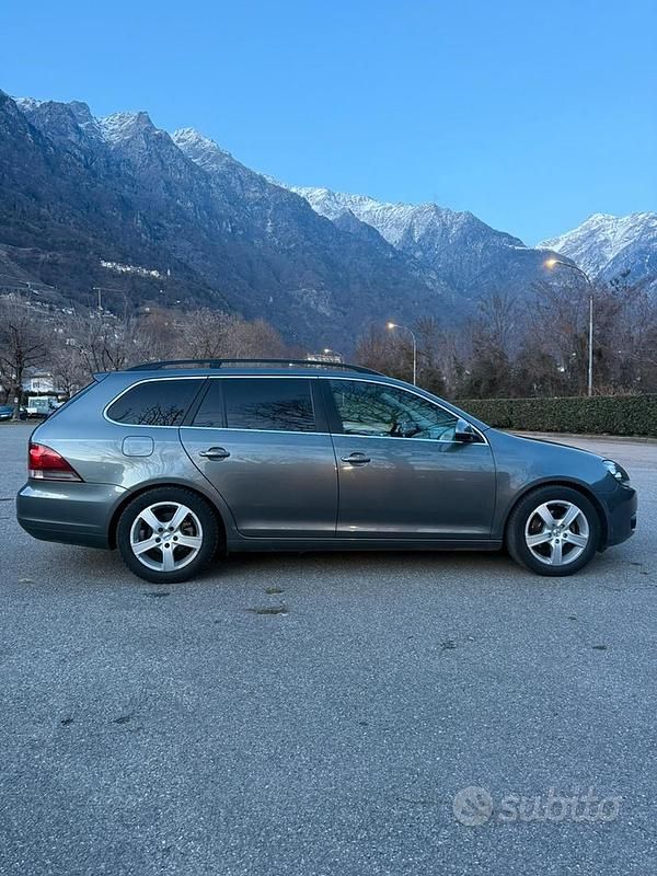 Usata VW Golf VI Highline 105 CV (77 kW) 2010 Grigio Utilitaria