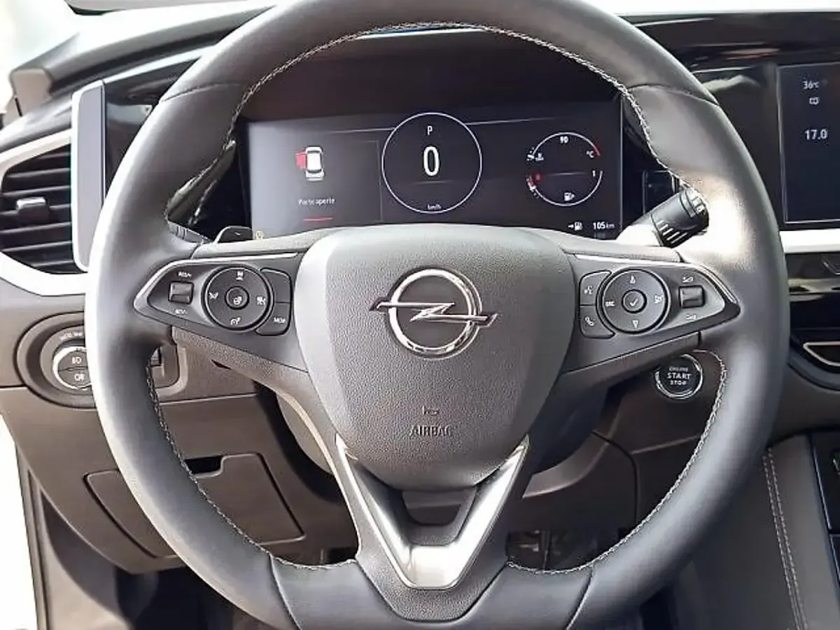 Usata Opel Grandland X Ultimate 131 CV (96 kW) 2024 Bianco SUV