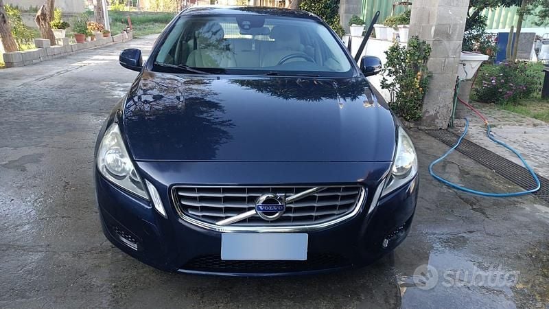 Usata Volvo V60 136 CV (100 kW) 2012 Station wagon