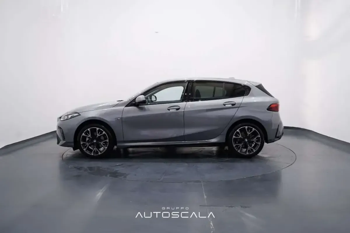 Usata BMW 118 M Sport 150 CV (110 kW) 2025 Skyscraper grey metallic Utilitaria