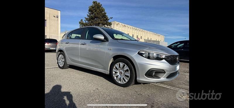 Usata Fiat Tipo Business 120 CV (88 kW) 2018 Argento Berlina