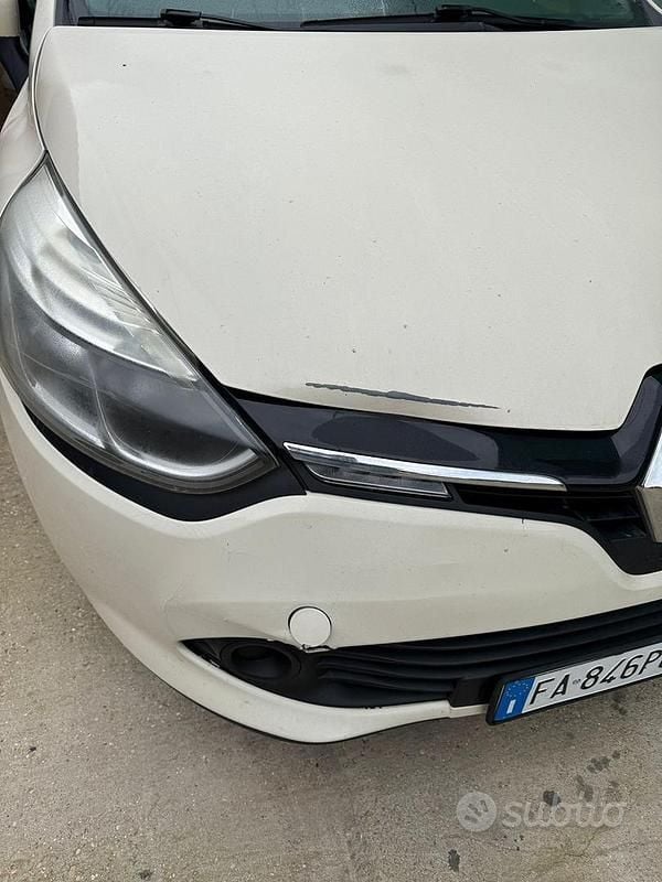 Usado Renault Clio IV Expression 75 CV (55 kW) 2015 Berlina