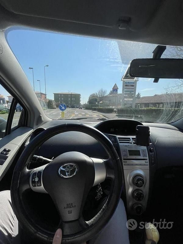 Usata Toyota Yaris 87 CV (63 kW) 2006 Berlina