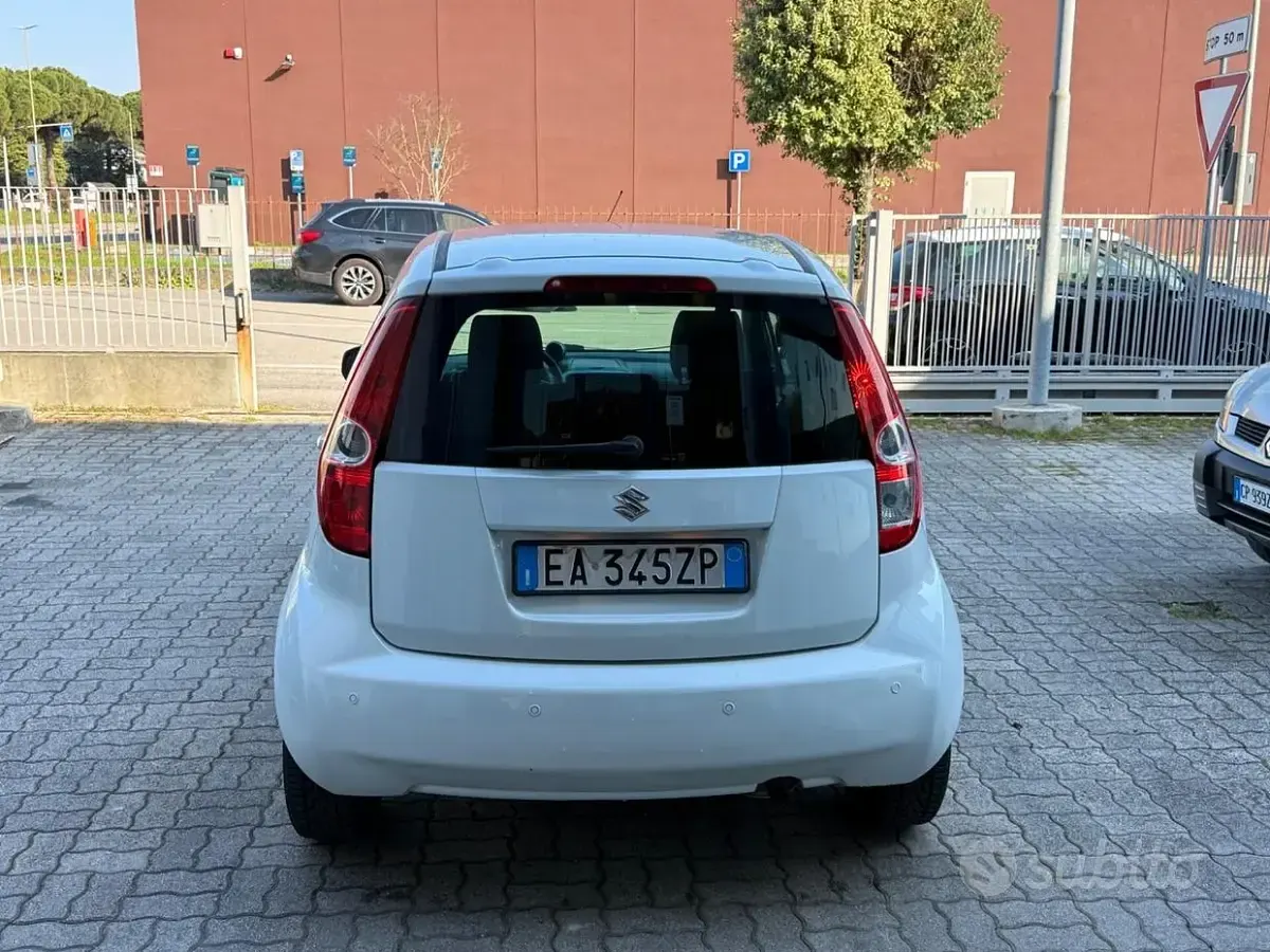 Usata Suzuki Splash GLS 86 CV (63 kW) 2010 Bianco Utilitaria