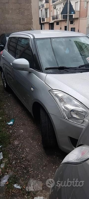 Begagnad Suzuki Swift 75 HK (55 kW) 2011 Grå Halvkombi