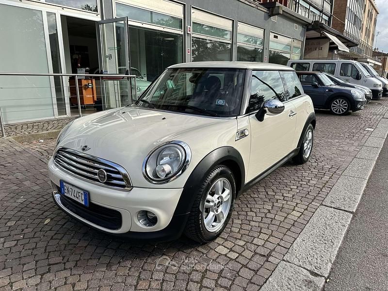 Usata Mini ONE 75 CV (55 kW) 2012 Pepper white Utilitaria