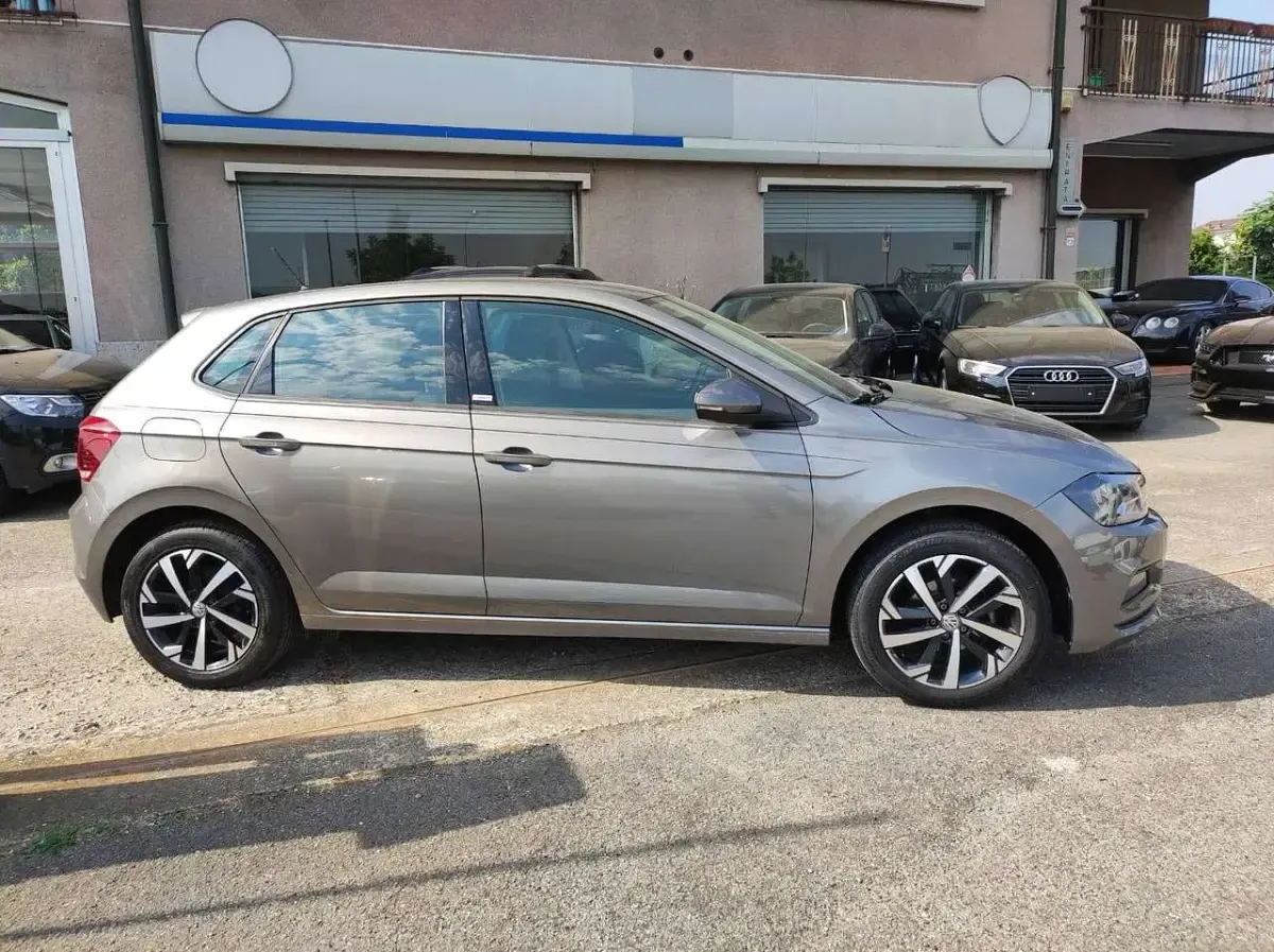 Usata VW Polo Highline 95 CV (69 kW) 2019 Grigio Utilitaria