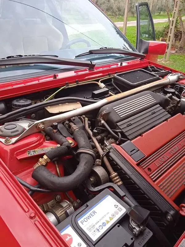 Usata Lancia Delta 211 CV (155 kW) 1993 Utilitaria